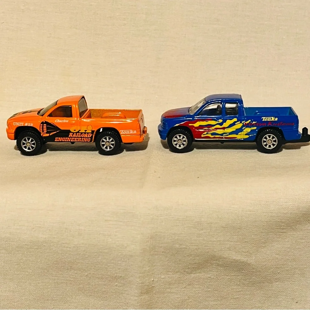 Maisto Pick Up Trucks (41-44)
